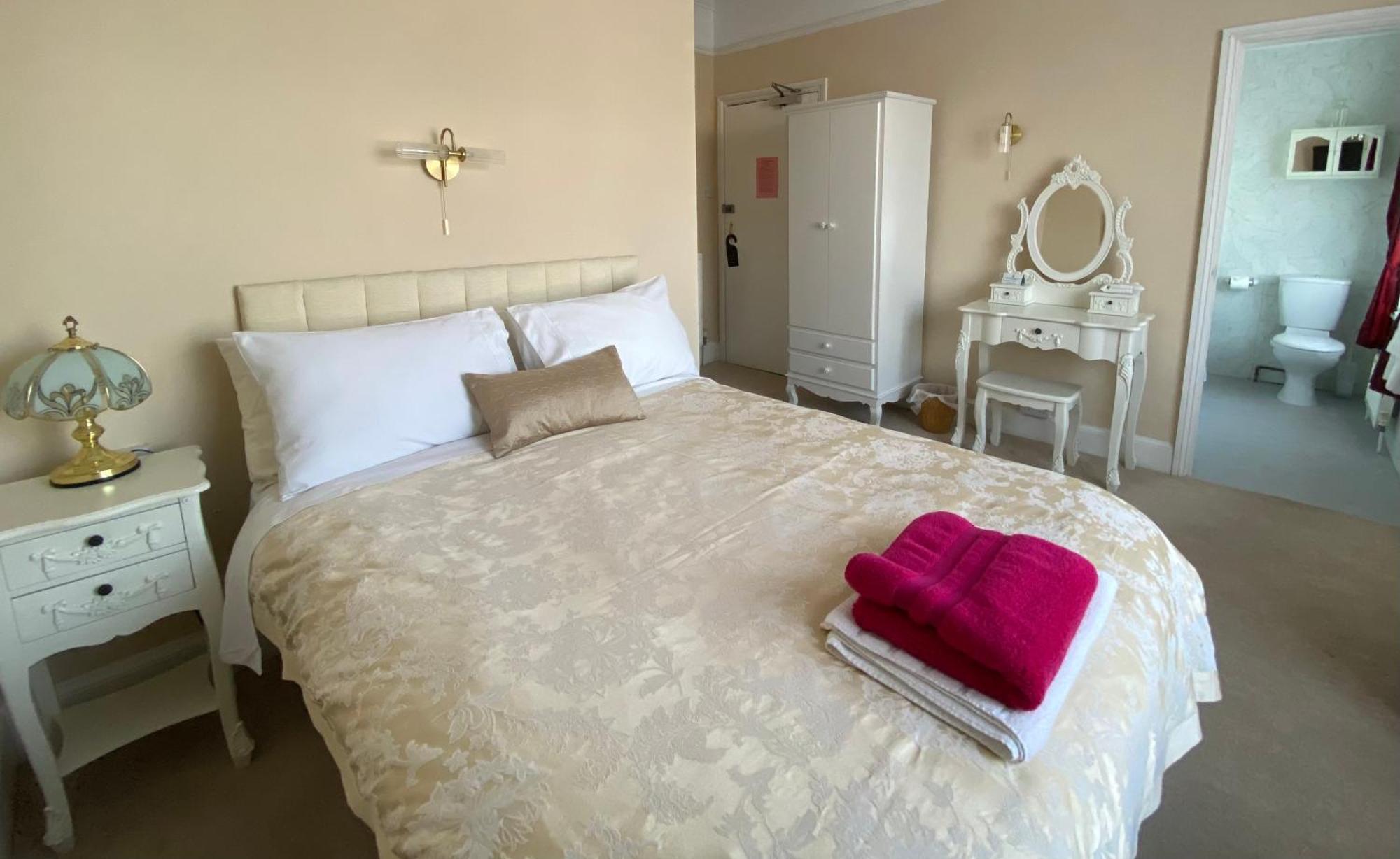 St. Georges House Bed & Breakfast Shanklin Room photo